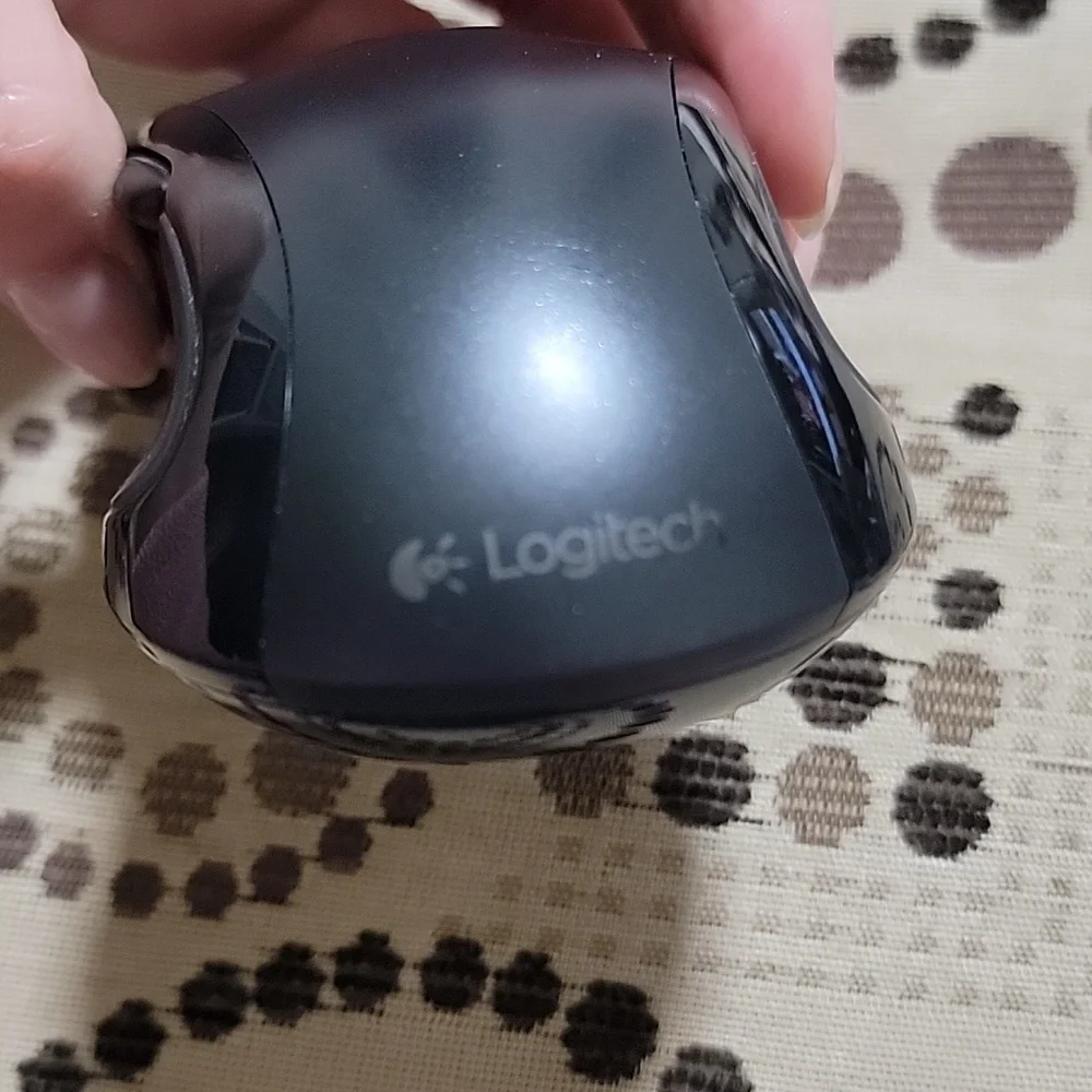 Logitech M510 Wireless Computer Laptop Travel Mouse
